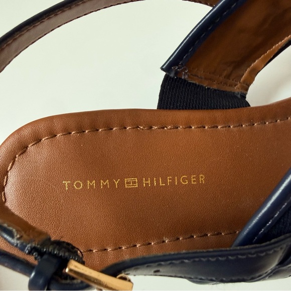 Tommy Hilfiger Navy and Brown Sandals with gold detailings, adjustable strap - Picture 6 of 9